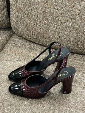 Chanel 26A Metiers Dart Burgundy Croc Embossed Slingbacks